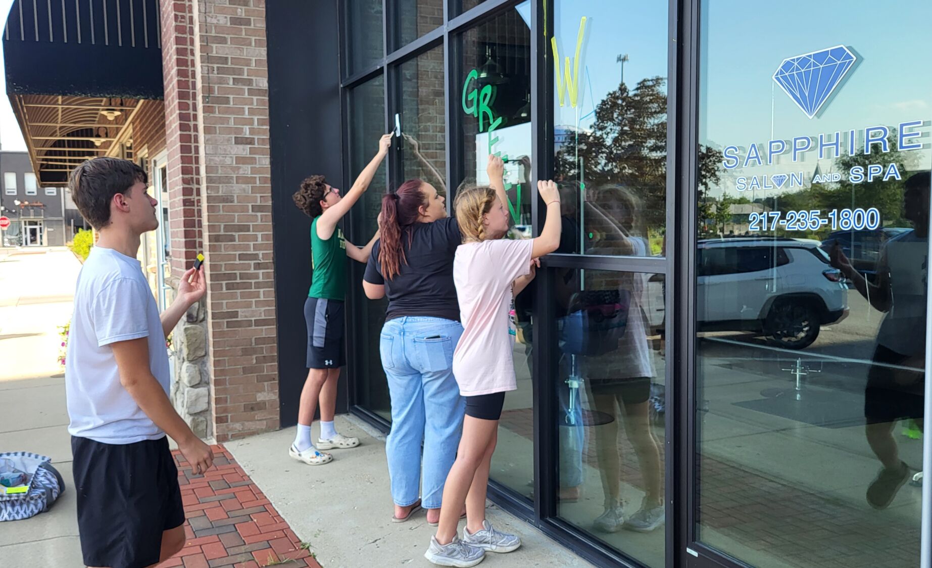 Painting at Sapphire Salon